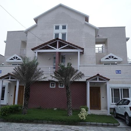 Madhav Kuteer B- 34 Vrindavan Vrindāvan Exterior foto